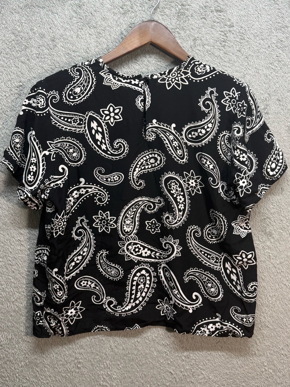 Vintage Clio Black and white Paisley Rayon Blouse with shoulder pads